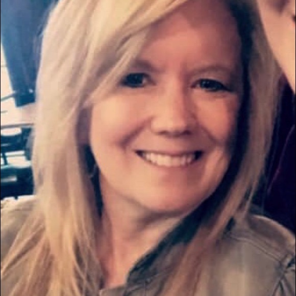 Meet your Posher, Beth - Picture 1 of 1